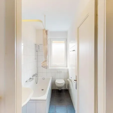 Very Spacious In Center - Parkview 4 *