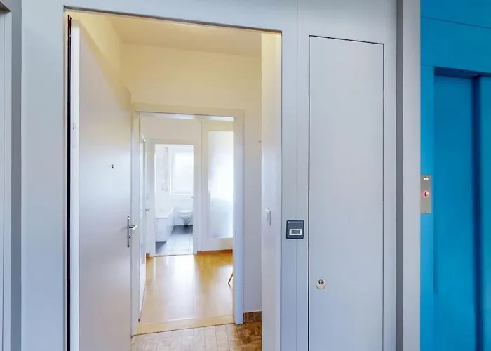 Very Spacious In Center - Parkview 4 *