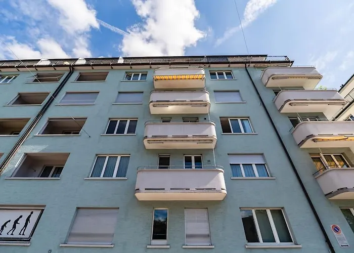 Very Spacious In Center - Parkview 4 Zürich