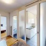 Very Spacious In Center - Parkview 4